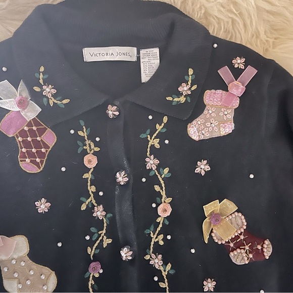 🎄 Gorgeous Vintage Christmas Sweater Embroidered Sequins Ribbons Pearls - Picture 3 of 5